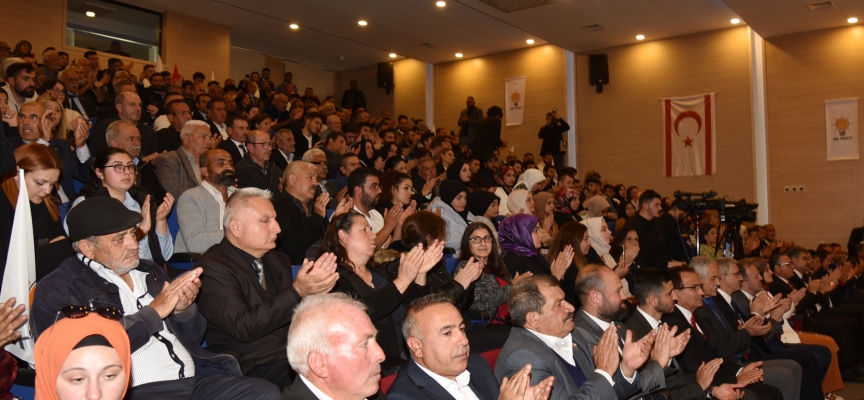 Oktay, AK Parti KKTC Ülke Temsilciliği Teşkilatıyla bir araya geldi