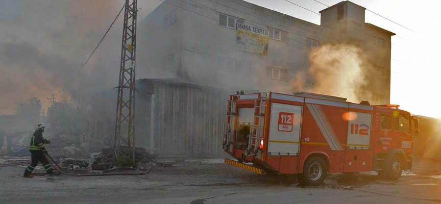 Kahramanmaraş'ta tekstil ve mobilya atölyesinde yangın