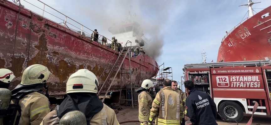 Tuzla tersanesindeki gemide yangın çıktı