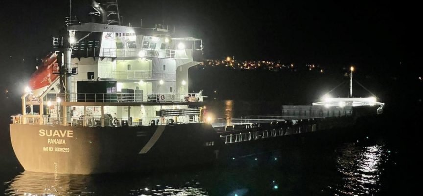 Çanakkale Boğazı girişinde arızalanan gemi demirletildi