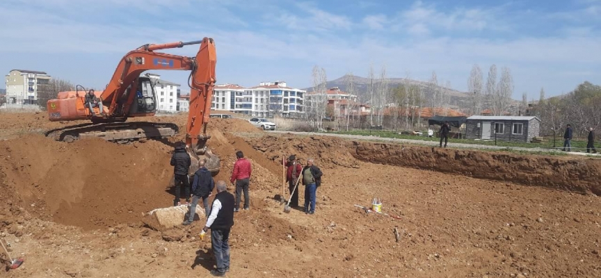 Afyonkarahisar'da temel kazısında lahit bulundu