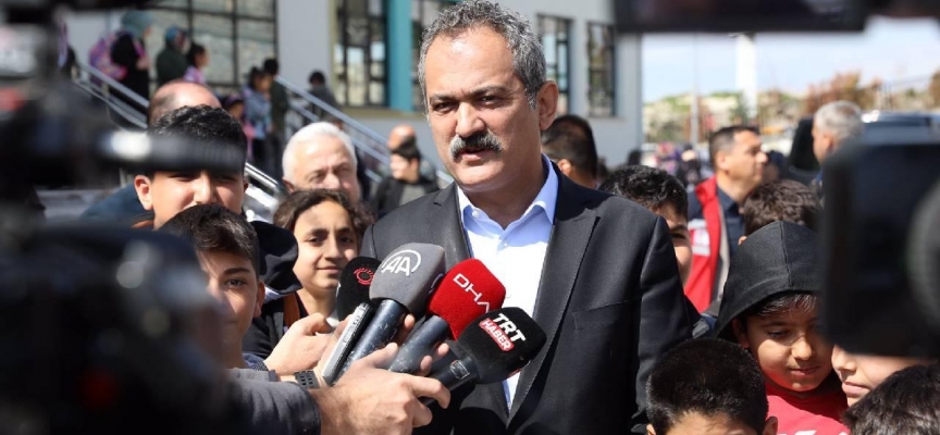 Bakan Özer: 129 bin öğrencimize sınavlara hazırlanma desteği sağlıyoruz