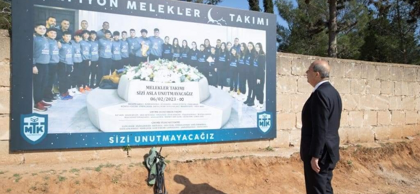 Cumhurbaşkanı Tatar, Şampiyon Melekler Takımı’nı unutmadı