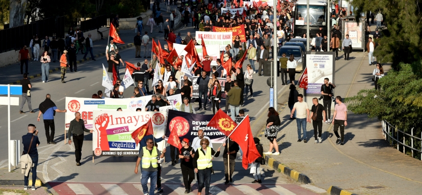 1 Mayıs İşçi Bayramı nedeniyle “Dayanışma-Yeniden Birleşme-Sosyal Adalet” sloganıyla ortak miting düzenlendi