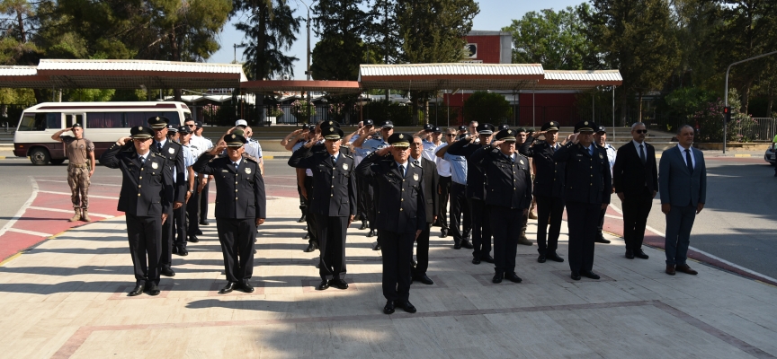 Polis örgütünün 59. kuruluş yıl dönümünde anıtlara çelenk sunuldu