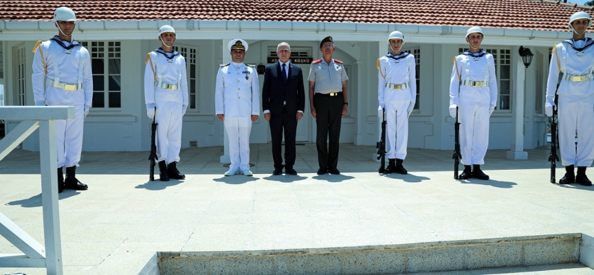 Töre, Denizcilik ve Kabotaj Bayramı nedeniyle Mağusa Deniz Komutanlığı’nı ziyaret etti