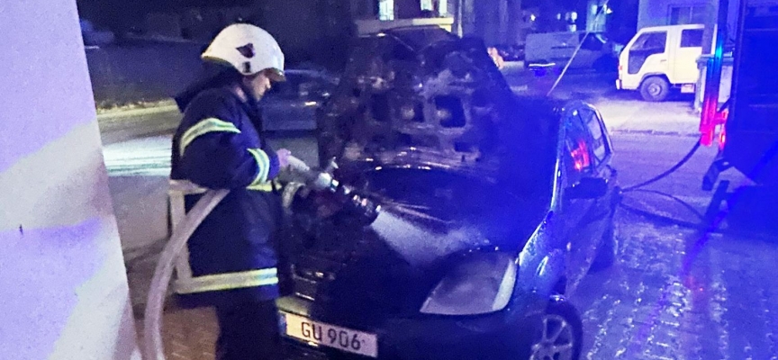 Gönyeli’de park halindeki araçta yangın çıktı