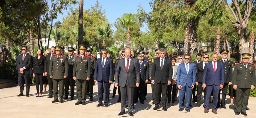 Cumhurbaşkanı Tatar ve Büyükelçi Feyzioğlu Boğaz Şehitliği’nde vurguladı: “Türk ulusu 15 Temmuz’da yaşananları unutmayacak”