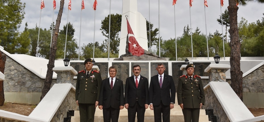 Türkiye Cumhurbaşkanı Yardımcısı Cevdet Yılmaz, Boğaz Şehitliği’ni ziyaret etti