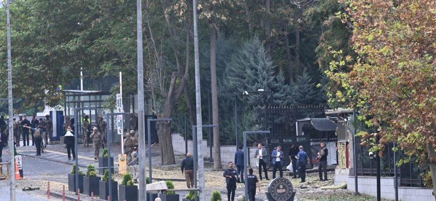 TC İçişleri Bakanı Yerlikaya, Ankara’da terör saldırısında bulunulduğunu açıkladı