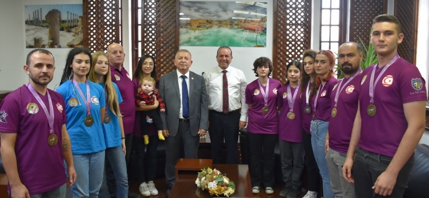 Ataoğlu, şampiyon olan KKTC Taekwondo Milli Takımı’nı kabul etti