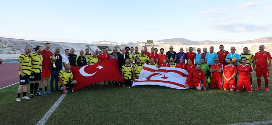 Meclis Takımı ile Londra Türk Masterları maç yaptı