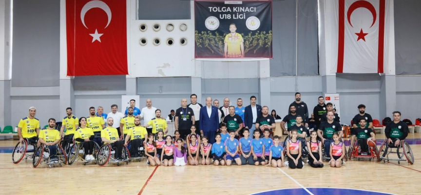 Cumhurbaşkanı Tatar, Türkiye Tekerlekli Sandalye Basketbol Süper Lig karşılaşmasını izledi