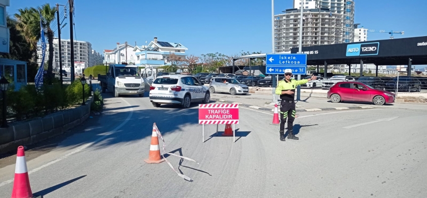 Sürücülerin dikkatine: Yol trafik akışına kapatıldı