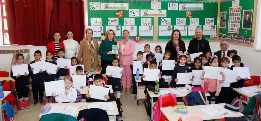 Sibel Tatar öncülüğünde hayata geçirilen Mutlu Çocuklar Anne-Baba El Kitabı’nın iç dağıtımına başlandı