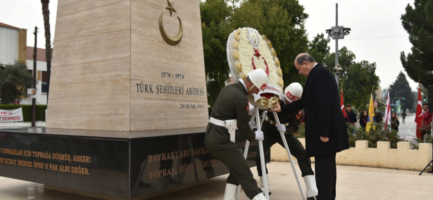 21-25 Aralık Şehitler Haftası nedeniyle Lefkoşa Şehitler Anıtı’nda tören düzenlendi