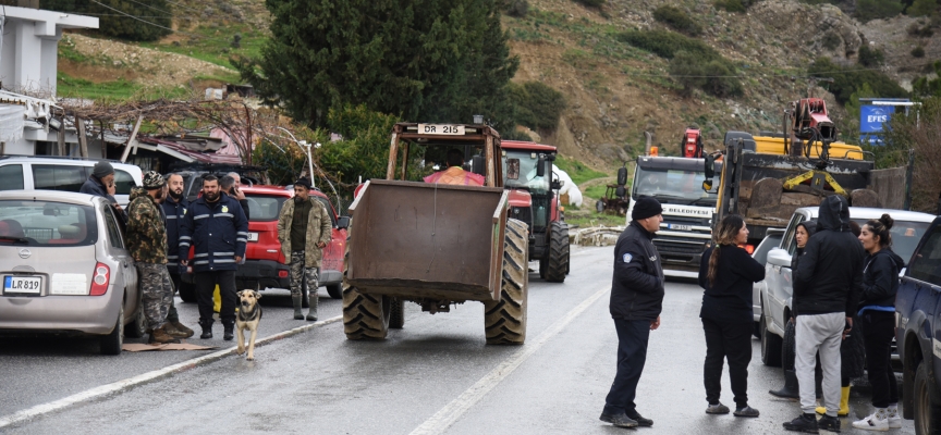 Geçitköy’de hava koşulları hayatı olumsuz etkiledi… Yetkililer mağduriyetlerin giderilmesi için çalışmalarını sürdürüyor