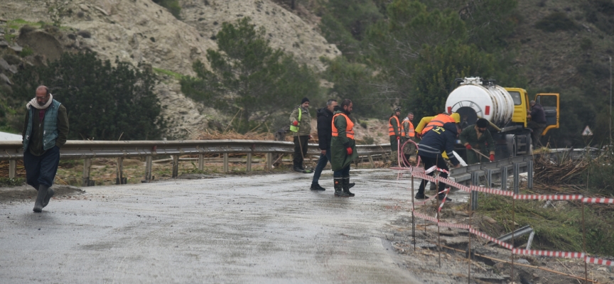 Geçitköy bölgesinde etkili olan yağış ve fırtınanın neden olduğu hasarla ilgili tespit çalışmaları sürüyor