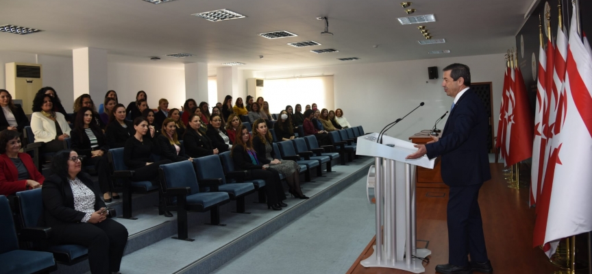 Dışişleri Bakanı Ertuğruloğlu kadın çalışanları ile bir araya geldi