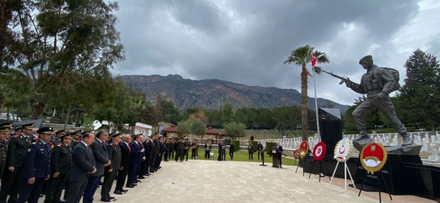 18 Mart Şehitler Günü dolayısıyla Boğaz Şehitliğinde tören düzenlendi