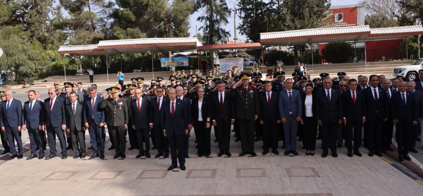 23 Nisan Ulusal Egemenlik ve Çocuk Bayramı törenlerle kutlanıyor… Lefkoşa Atatürk Anıtı önünde tören düzenlendi