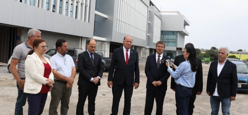 Başbakan Üsteli yıl sonunda tamamlanması hedeflenen Yeni Girne Hastanesi’nin inşaatını gezdi