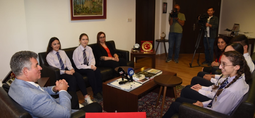 Feyzioğlu, 20 Temmuz Fen Lisesi öğrencilerini kabul etti