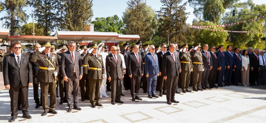 30 Ağustos Zafer Bayramı dolayısıyla Atatürk Anıtı’nda tören yapıldı