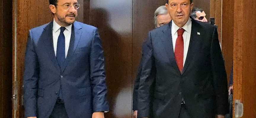 Cumhurbaşkanı Tatar ile Rum Lider Hristodulidis’in bir araya geldiği gayrı resmi akşam yemeği başladı