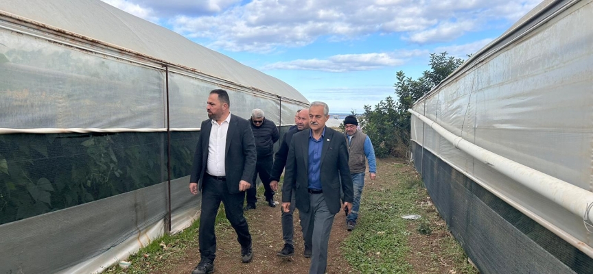 Tarım ve Doğal Kaynaklar Bakanı Çavuş, fırtınadan zarar gören köy ve bölgelerde incelemelerde bulundu