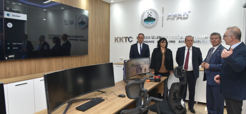 Başbakan Üstel, “KKTC Deprem İzleme ve Değerlendirme Merkezi”ni ziyaret etti, incelemelerde bulundu