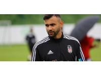 Beşiktaş'ın transferleri Rachid Ghezzal'ı sevindirdi