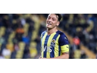 Fenerbahçe'de Mesut Özil ile yollar ayrıldı