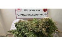 Bitlis'te ele geçirilen 4 kilo 100 gram esrar imha edildi