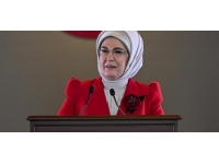 Emine Erdoğan'dan, hastanede tedavi gören çocuklara karne tebriği