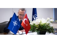 NATO Genel Sekreteri Stoltenberg, depremzedeler anısına açılan taziye defterini imzaladı