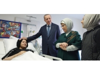 Erdoğan, Ankara'da tedavi gören depremzedeleri ziyaret etti