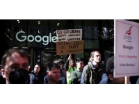 Google çalışanları Londra'da işten çıkarmaları protesto etti