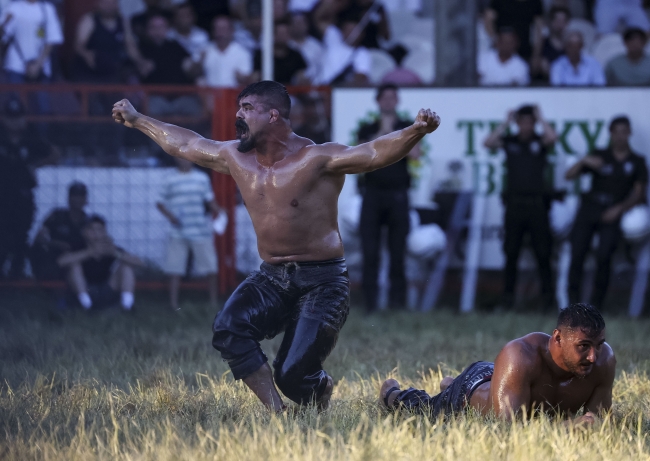 Başpehlivan Cengizhan Şimşek: Spora futbolla başladım