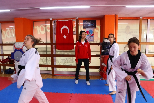 Baba kız, Tekirdağ'da şampiyon tekvandocular yetiştiriyor