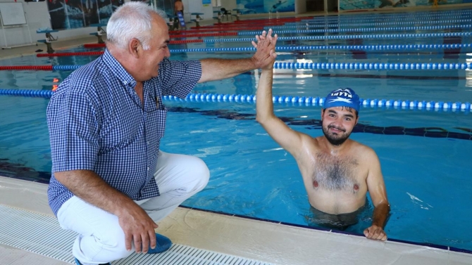 Otizmli Barkın yüzme sayesinde özgüvenini artırdı