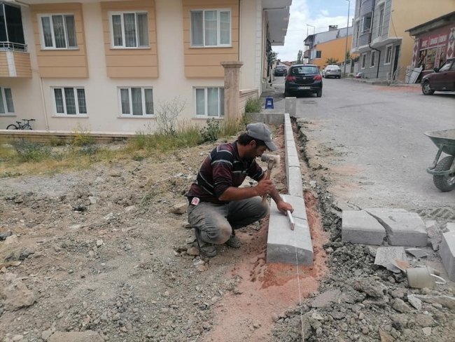 Bayburt’ta kaldırımlar yenileniyor