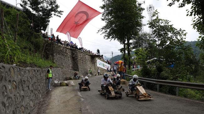 Rize'de tahta araba şenliği düzenlendi