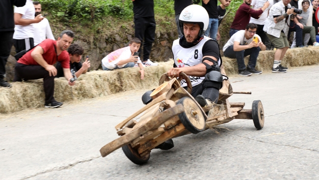 Rize'de tahta araba şenliği düzenlendi