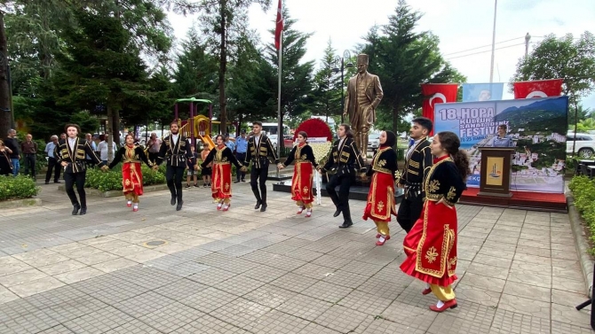 Artvin'de "18. Hopa Kültür Sanat ve Deniz Festivali" başladı