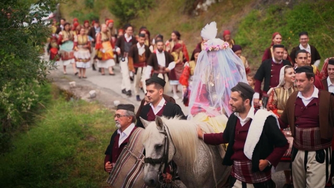 Kuzey Makedonya'nın geleneksel Galiçnik düğünü yaşatılıyor