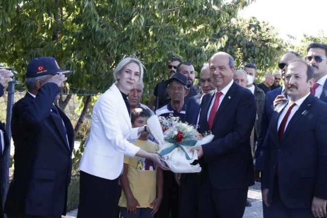 Cumhurbaşkanı Tatar adının verildiği parkı ziyaret etti