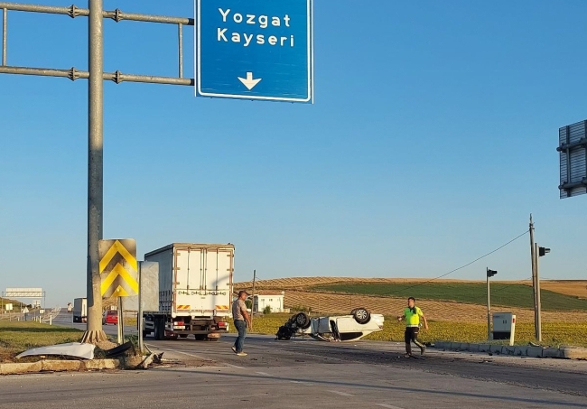 Çorum'da iki otomobilin çarpıştığı kazada 1 kişi öldü, 3 kişi yaralandı