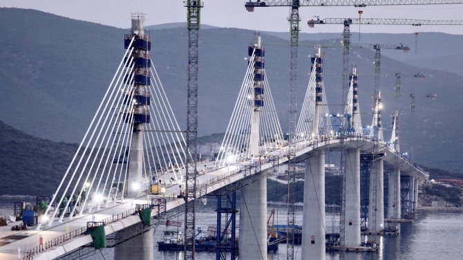 Hırvatistan Bosna Hersek'in karşı çıktığı köprüyü AB'nin desteğiyle açtı