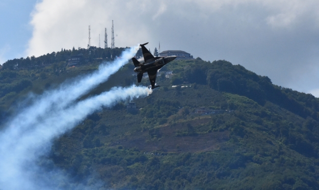 SOLOTÜRK'ten Ordu'da gösteri uçuşu